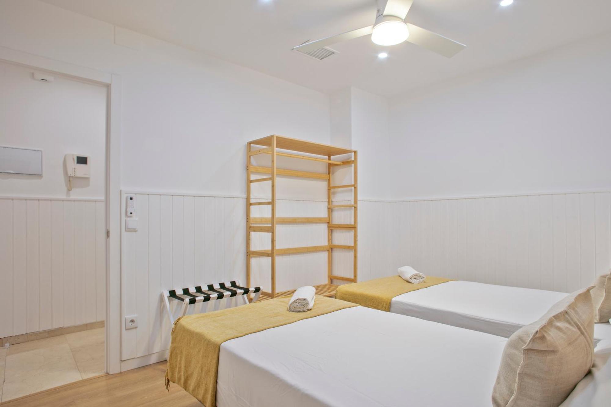 Anton'S Downtown Apartment Barcelona Buitenkant foto